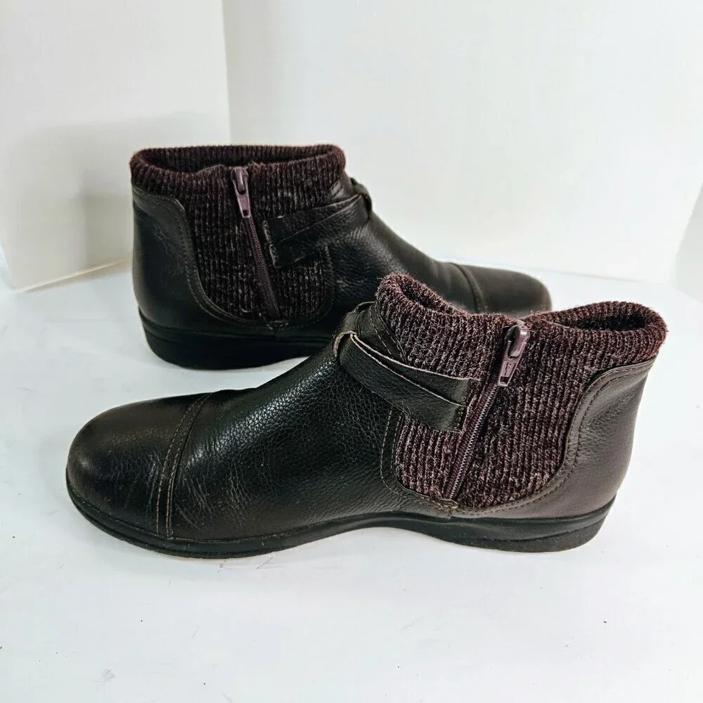 Clarks Cheyn Kisha Women Leather Ankle Boots has Side Zipper Closure Size 9.5M - Picture 10 of 10